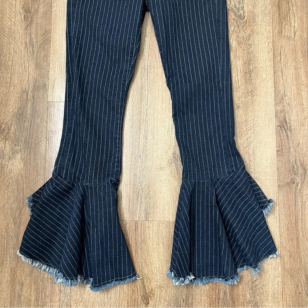 Citizen Of Humanity Drew Flounce High Rise Jeans Blue Pinstripe‎ Flare Size 24
